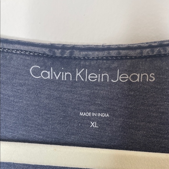 Calvin Klein Women's Abstract Gray Long Sleeve Tee - Picture 5 of 8